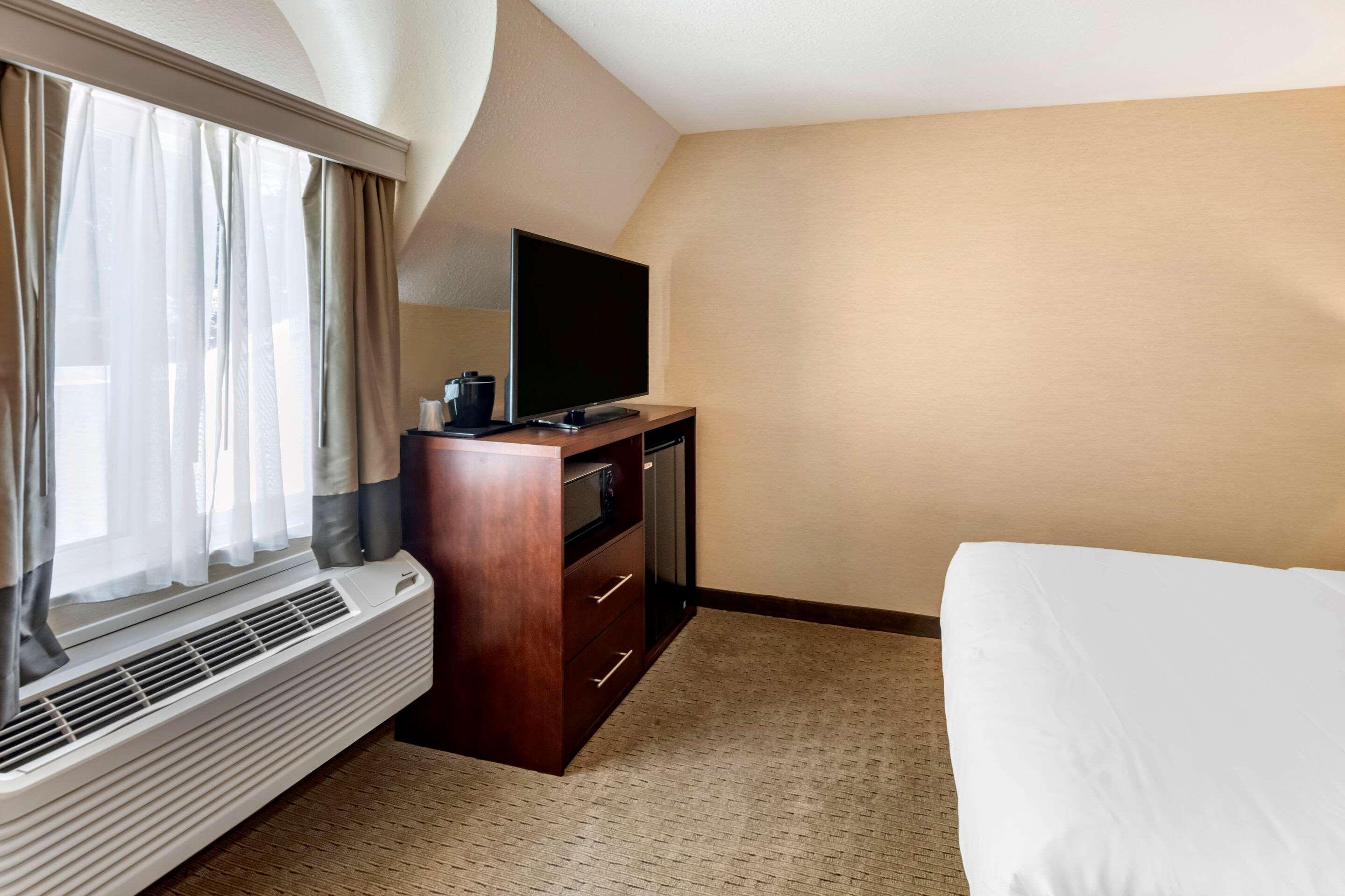 Comfort Redwood 3* Redwood City