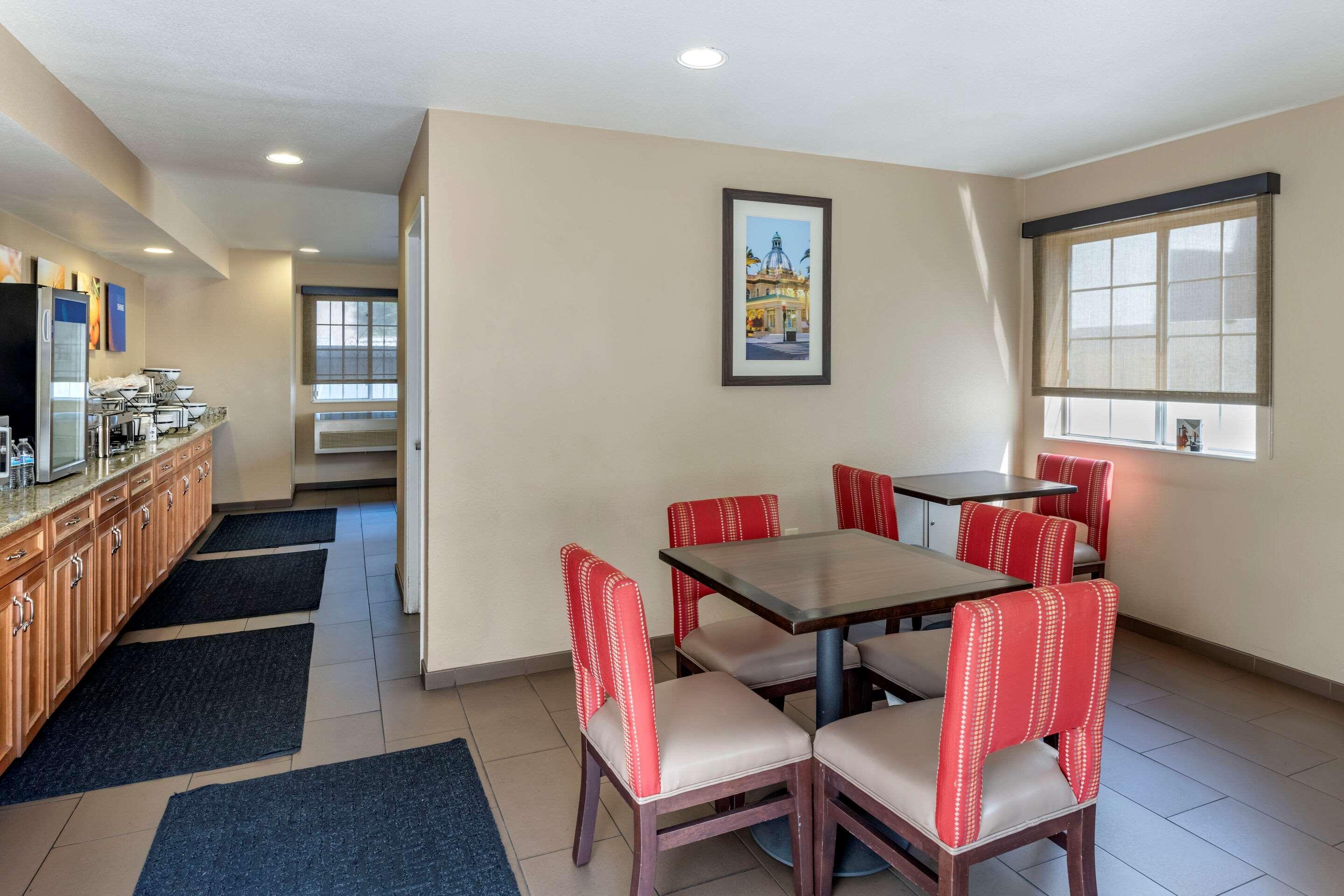 Hotel Comfort Redwood Redwood City