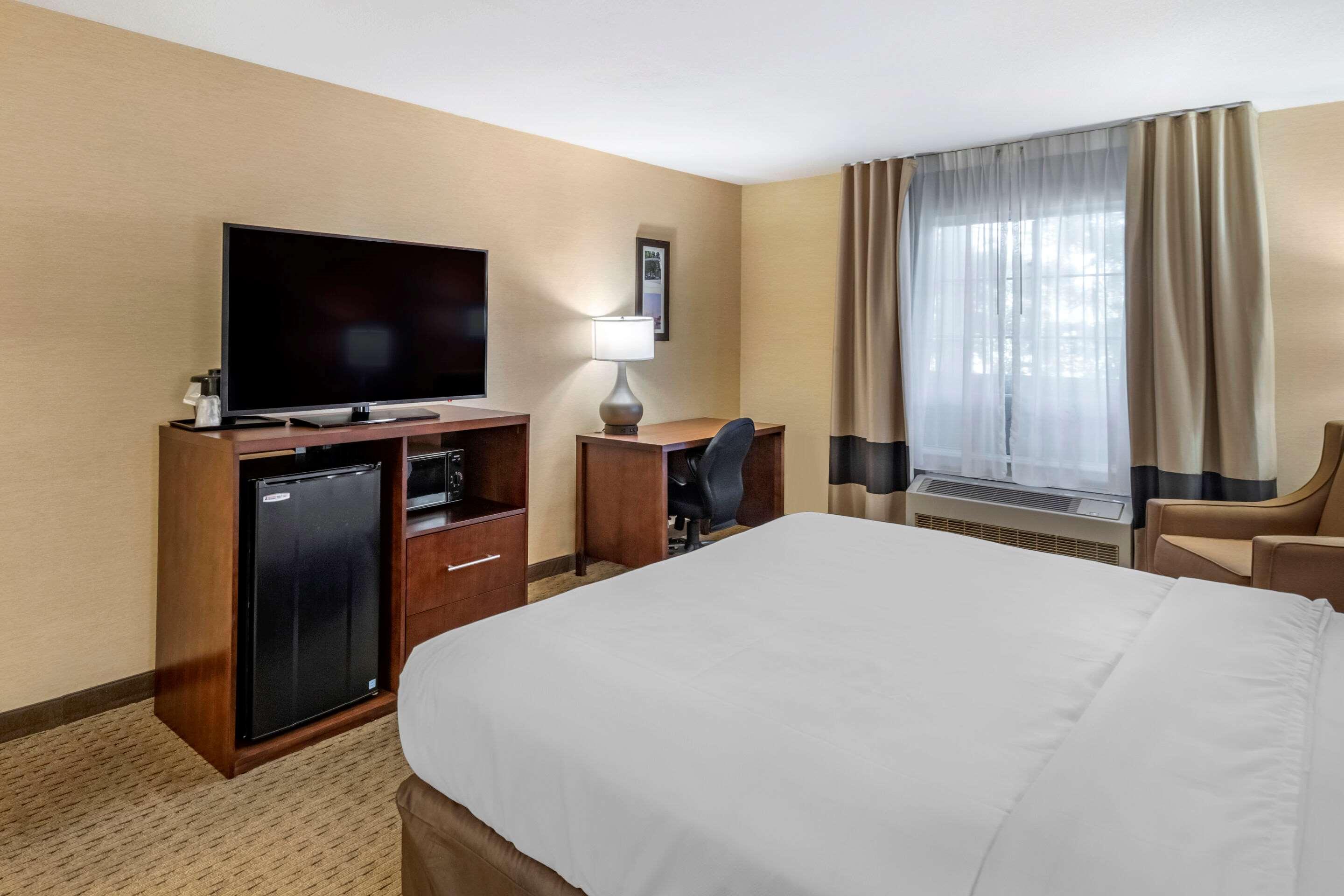 Comfort Redwood Redwood City