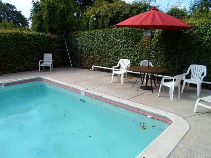 Comfort Redwood Redwood City