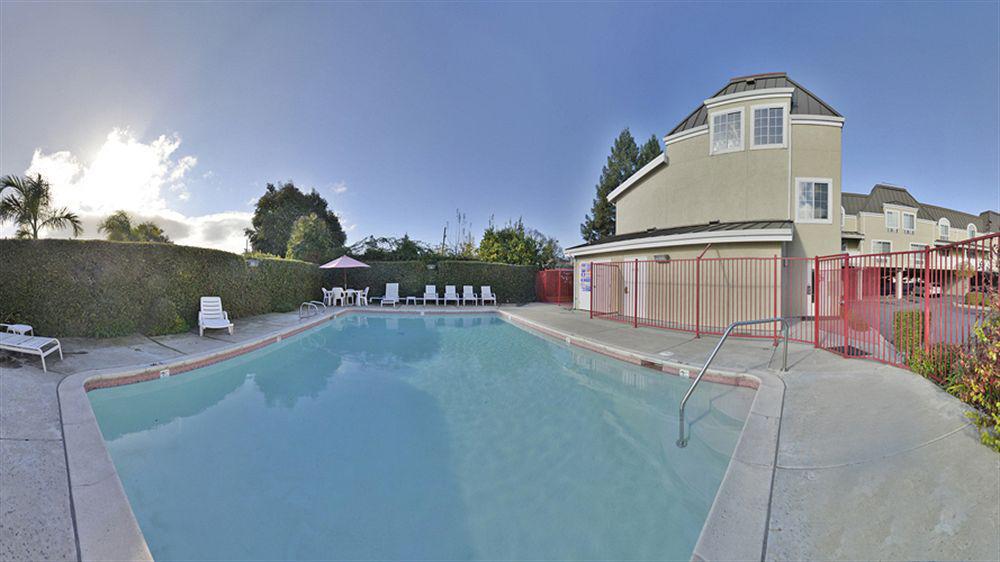 Hotel Comfort Redwood 3*
